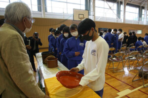 保存会が漆の特別授業 町立南中学校(茨城・大子)