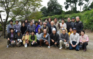 秋空の下　体操や童謡　市民が整備する磯部寺山自然公園（茨城・常陸太田）