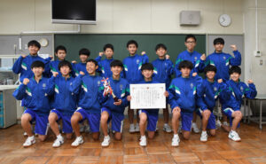 牛堀中　駅伝で関東へ　生徒数９５人　大規模校が上位占める中で快挙（茨城・潮来）