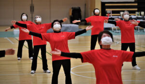 ラジオ体操で、ひのき舞台（茨城・日立）