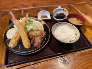 昼はご飯お代わり自由　和食処（どころ）酒処　華のれん（茨城・行方）