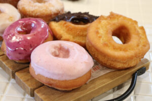 こだわりの14種類 ROMII DONUT STORE(ロミー ドーナツ ストア)(ドーナツ 茨城・大洗)