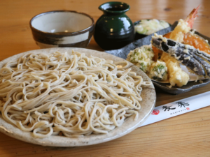 玄ソバを自家製粉　そば家 麦藁（茨城・常陸大宮）