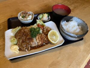 元鮮魚店の食事処　魚源（茨城・神栖市）
