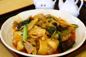おすすめは「香港的士飯」 「美食酒房 鳥ふじ」(茨城・神栖市)