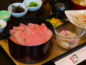 魚も肉も厳選仕入れ　㐂本（きもと、茨城・日立市）