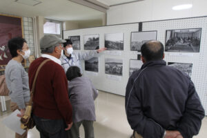 地元を写したガラス乾板展 市文書館で28日まで(茨城・常陸大宮市)