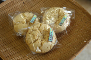 食感が自慢のカルメ焼き（茨城・大洗町）