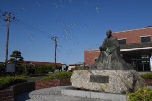 童謡の世界に誘うしゃぼん玉　野口雨情記念館（茨城・北茨城市）