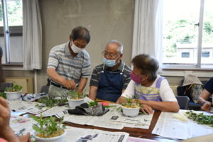 鉾田 「鉾田野草クラブ」の講座に23人が参加     楽しみ広げる「挿し木」(茨城・鉾田市)