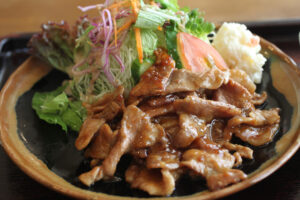 母娘が営む“町洋食”　レスト喫茶キャビン（茨城・神栖市）