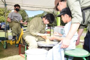 名物の自転車ろくろ 笠間高校がイベントなどで活用(茨城・笠間市)