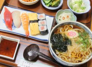 寿司店仕込みの「にぎりセット」 和食「日乃出食堂」(茨城・行方市)