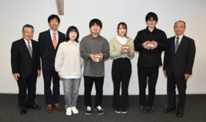 「みそで、ほっとして」 ルネサンス高生 町に手作りみそ寄贈(茨城・大子町)