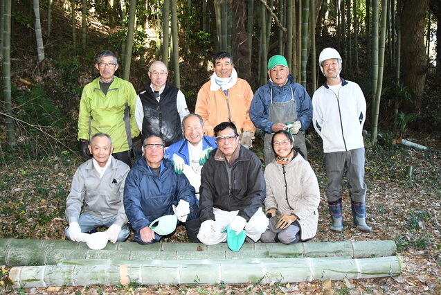 恒例門松キット準備着々　水郷県民の森　ボランティアが竹の切り出しから準備（茨城・潮来市）