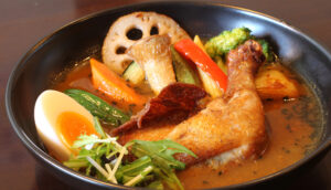 じっくり煮込んだランチカレー　「肉酒場しぇるぶーる」（茨城・神栖市）