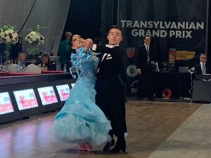 世界大会でステップ 中学3年の打越聖愛さん 社交ダンス歴6年(茨城・ひたちなか市)