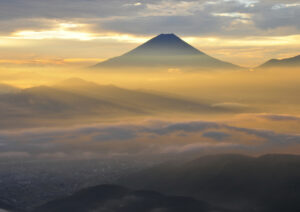 朝焼けに染まる富士など３７点　鹿嶋勤労文化会館で潮来市の郡司さん写真展（茨城・鹿嶋市）