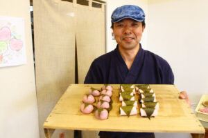 菓子のサクラは、もう咲き始め　水戸の「菓匠にいつま」と行方の「菓心松屋」（茨城・水戸市、行方市）