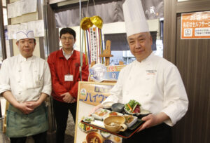 豪華な茨城丼でグランプリ　友部ＳＡ上りレストラン（茨城・笠間市）
