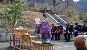 男体山で山開き神事　西金保勝会と同町観光協会（茨城・大子町）