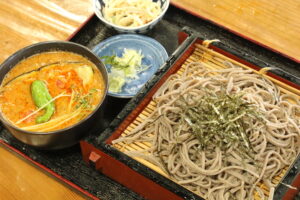 「常陸秋そば」を自家製粉 そば処なが井(茨城・笠間市)