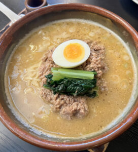 看板は「胡麻らーめん」 太平らーめん