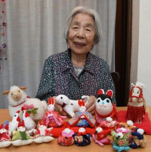 95歳のちりめん展 「まちの保健室」 で 石岡市の加藤さんの作品(茨城・水戸市)