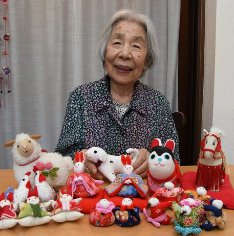 ９５歳のちりめん展　「まちの保健室」 で 石岡市の加藤さんの作品（茨城・水戸市）