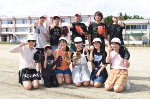 昼休みはキャッチボール 茨城町立大戸小学校 きっかけは大谷翔平選手のプレゼント(茨城・茨城町)
