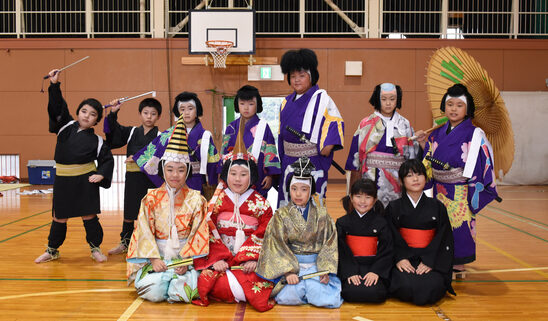 こども歌舞伎のけいこに熱　本番は１１月　大宮北小学校（茨城・常陸大宮市）