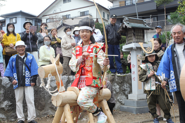 武者姿の子どもら活躍　大久保鹿嶋神社流鏑馬神事（茨城・日立市）