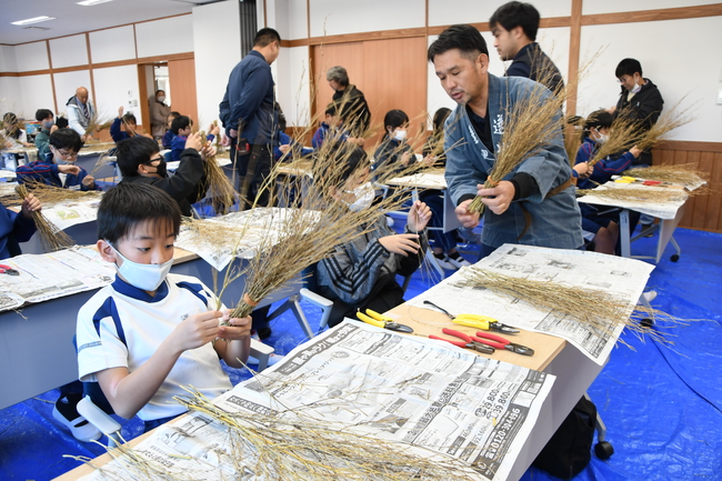 文化財の整備体験　美和小５・６年生が養浩園で（茨城・常陸大宮市）