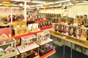 羽子板、破魔弓などセール 「人形の桜井」(茨城・ひたちなか市)