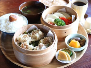 野菜たっぷり「焼売定食」 茶屋’しま(茨城・水戸市)