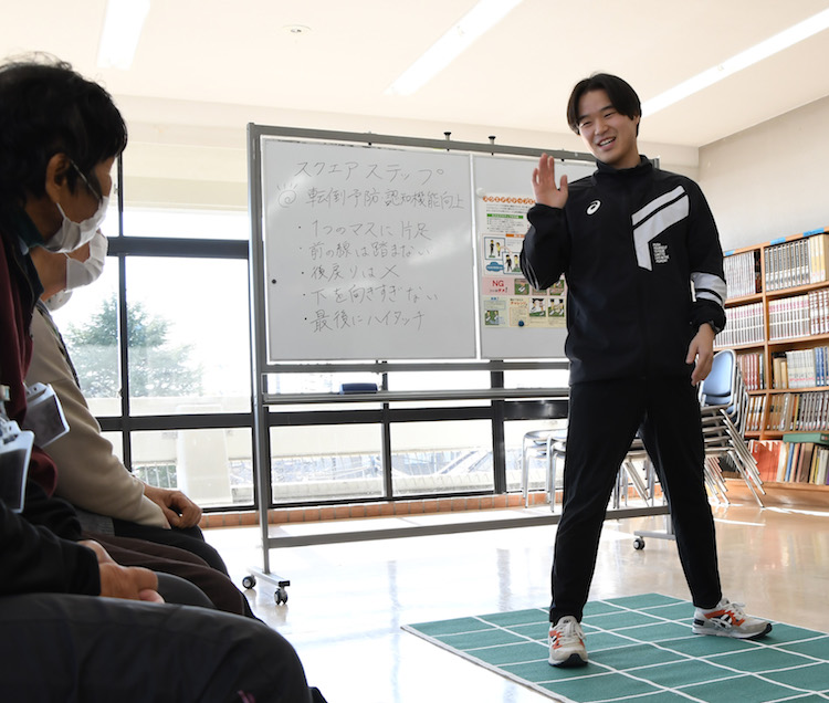 ２４歳が高齢者サロン　月１回「楽らっく」　作業療法士 田宮優さんが立ち上げ（茨城・行方市）