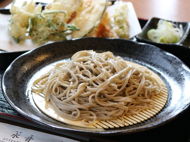 常陸秋そばの十割を「水音」（茨城・ひたちなか市）