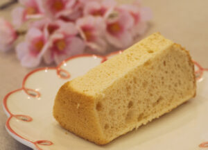 桜のシフォンケーキ「パンプルティンク」（茨城・笠間市）