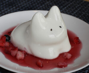 ネコ型杏仁豆腐を提供　「美食酒房 鳥ふじ」（茨城・神栖市）