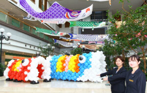 こいのぼりが館内を群泳　アートホテル鹿島セントラル（茨城・神栖市）