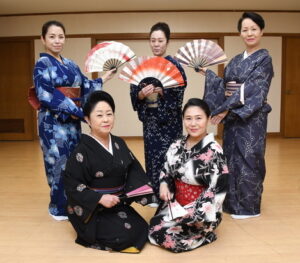 「水戸の座敷舞」 地域文化財に 市が認定 水戸芸能士協会の5人が継承(茨城・水戸市)
