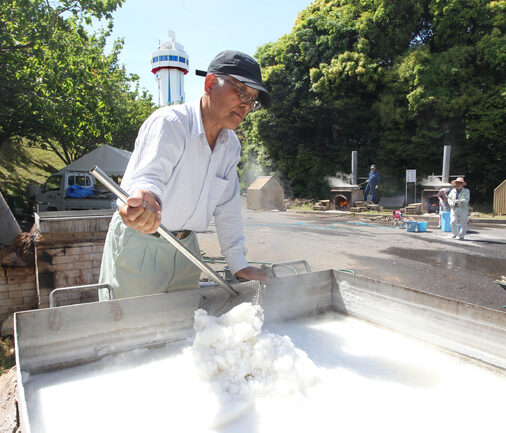 塩づくり体験会 大野潮騒はまなす公園で6月(茨城・鹿嶋市)