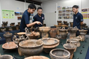 地元の縄文土器約120点 とくしゅくの杜 吉十北遺跡の企画展(茨城・鉾田市)