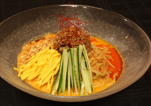 〈ホテルの夏メニュー〉茨城町産 「梅里豚」の冷やし坦々麺 景山風 水戸京成ホテル内 中国料理 景山(茨城・水戸市)