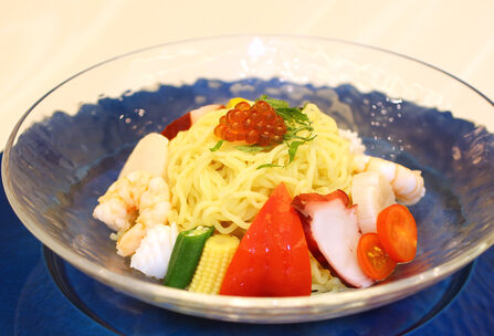 〈ホテルの夏メニュー〉非日常味わう“ごほうび中華” アートホテル鹿島セントラル(神栖)内 桃鹿楼の「海鮮涼麺」