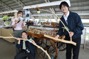 土産はビーバーの歯跡 「霞ケ浦 どうぶつとみんなのいえ」が発売(茨城・行方市)