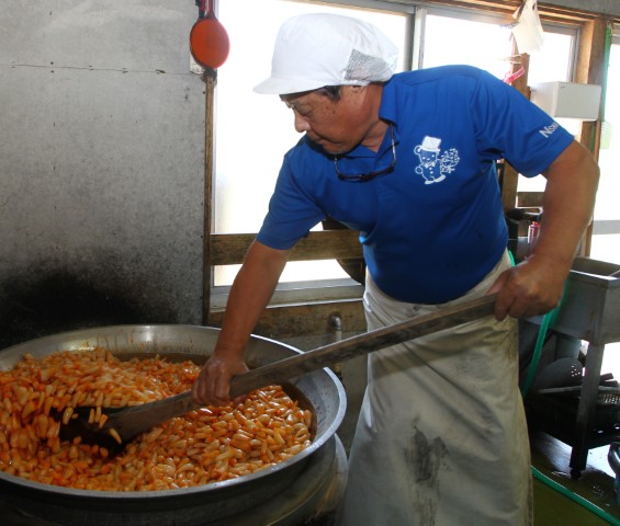 ２年ごしで仕上げる“赤いラッキョウ”　「羽生漬物店」（茨城・行方市）