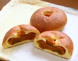 かぼちゃあんパン　パン工房シャンテ（茨城・那珂市）