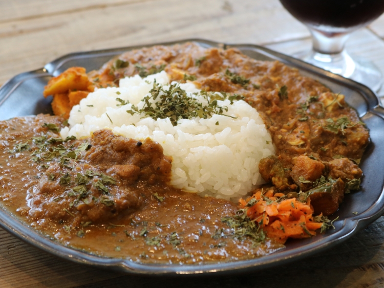 スパイスの妙味を Curry &Bake(茨城・水戸市)