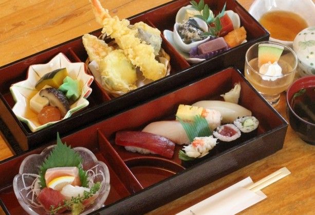 華やか「松花堂」 寿司遊膳さおとめ(茨城・鹿嶋市)